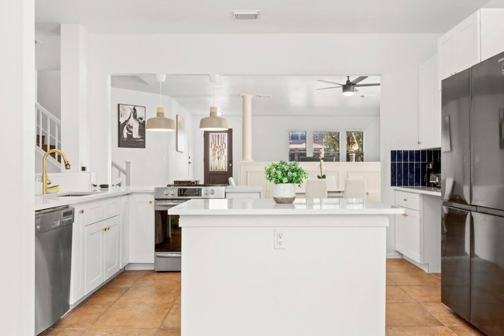 5 Bedrooms With Chefs Kitchen 2 Masters Room And Game Lounge Сан-Антонио Экстерьер фото