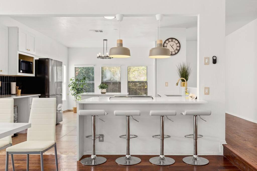5 Bedrooms With Chefs Kitchen 2 Masters Room And Game Lounge Сан-Антонио Экстерьер фото